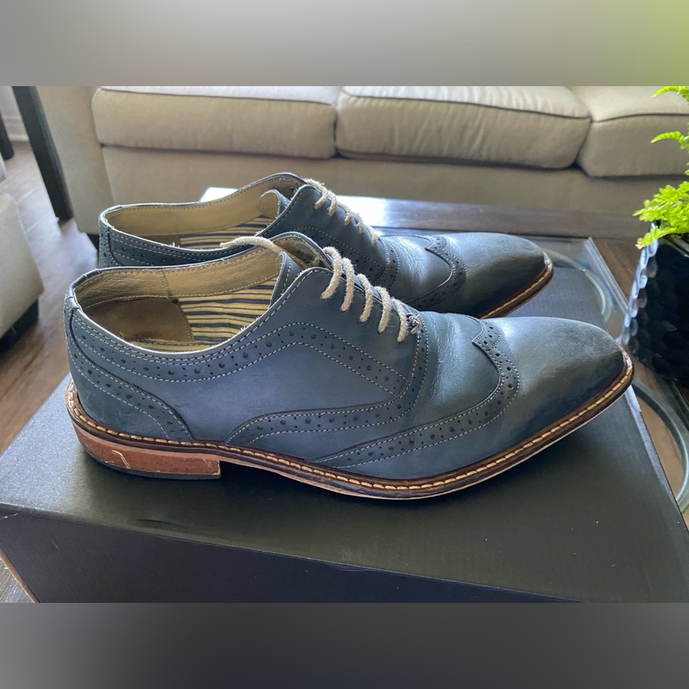 Used. Size 9 Blue Giorgio Bruntini Oxford Wingtip